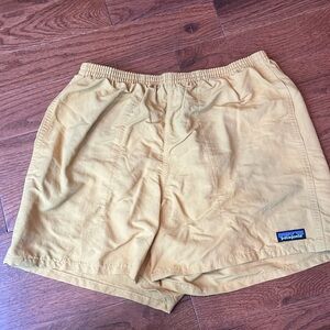 Patagonia men shorts. Never worn. No tag